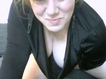 Amyleee  08-12-2021 toyboy Female